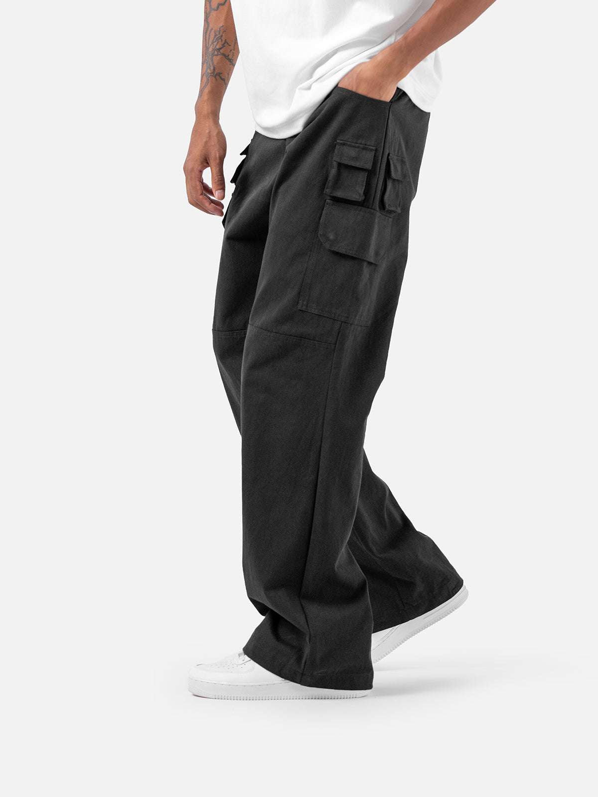 black cargo pants - Shorts