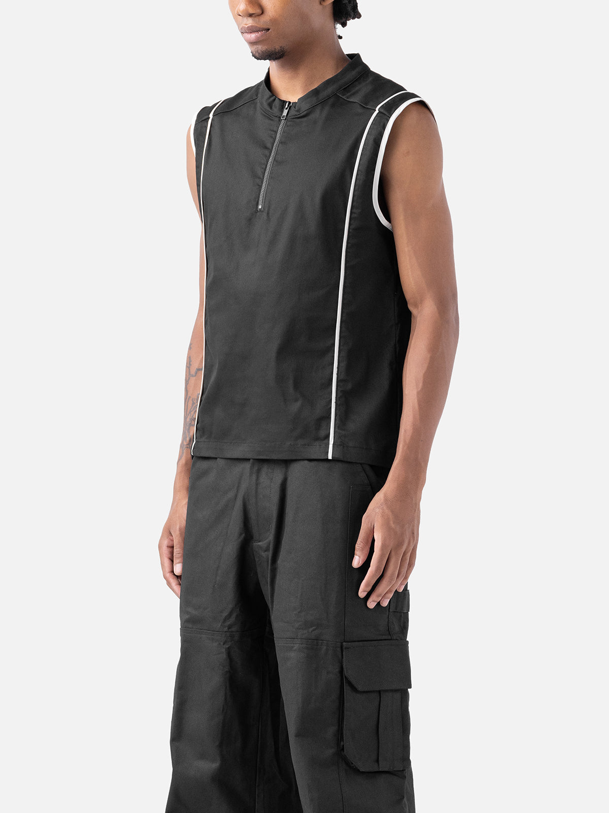 HALF-ZIP VEST